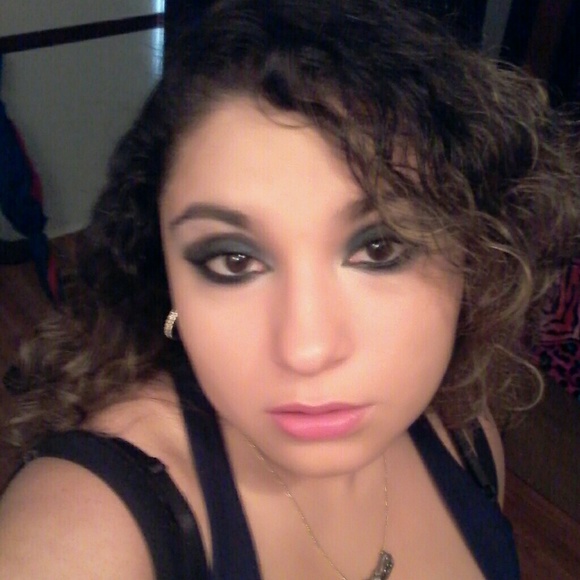 Meet your Posher, Linda - Picture 2 of 2